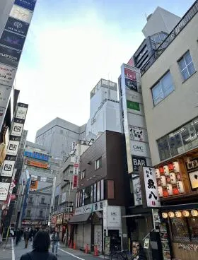 新宿ひかりビルの外観