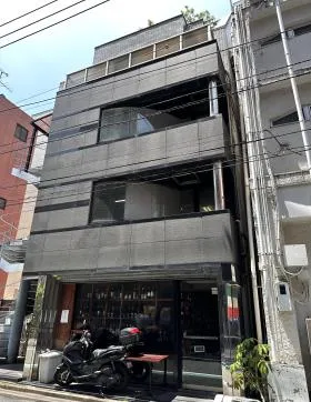 芝ビルの外観