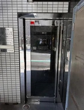芝ビルの外観