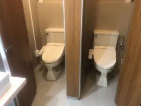 アクロスビルの外観