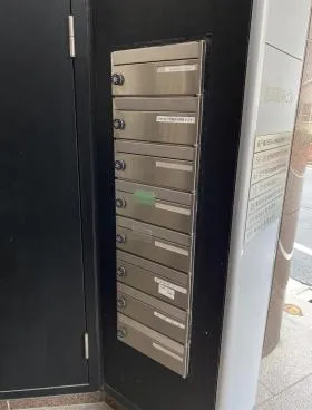 能楽書林ビルの外観