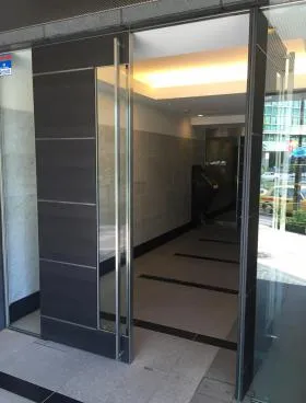 メインステージ白金高輪駅前の外観