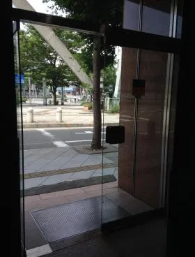 小川ビルの外観
