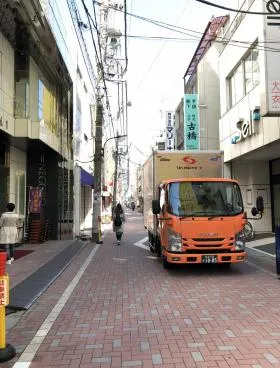 丸富ビルの外観