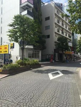 カドル麻布十番ビルの外観