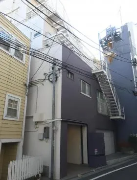シェアヴィ西早稲田ビルの外観