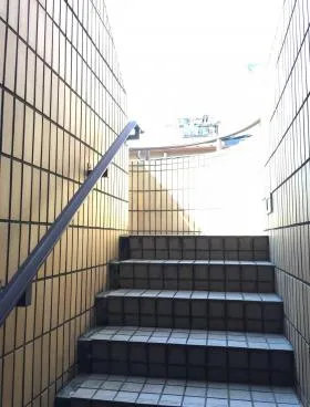 D.C.ヤハギの外観