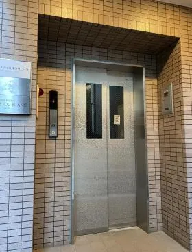 ブッラサム西ビルの外観