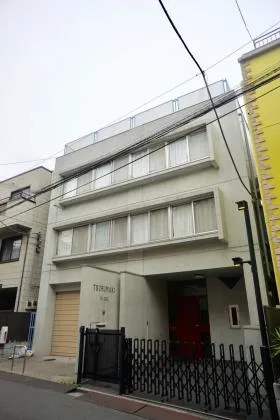 鶴牧ビルの外観