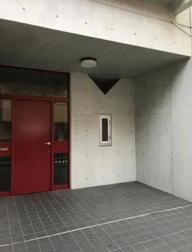 鶴牧ビルの外観