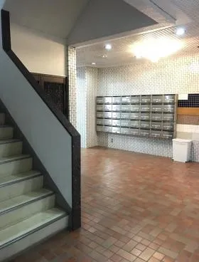 山根グランドハイムビルの外観
