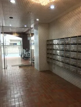 山根グランドハイムビルの外観