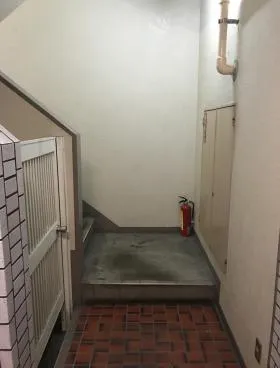 金子ビルの外観