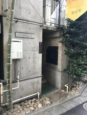 いせかねビルの外観