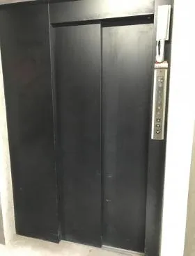 いせかねビルの外観