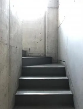 Y2ビルの外観