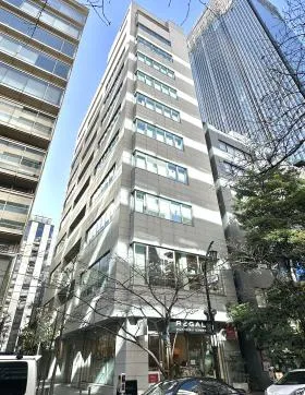 画廊ビルの外観