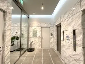 画廊ビルの外観