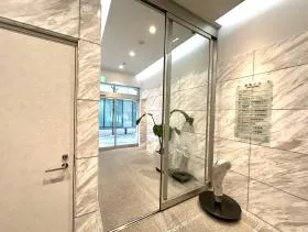 画廊ビルの外観
