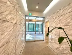 画廊ビルの外観