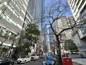 画廊ビルの外観