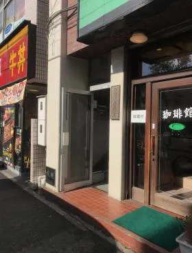 早稲田駅前ビルの外観