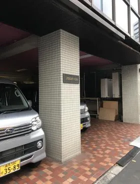 プラスパービルの外観