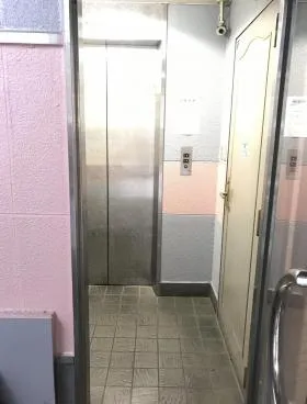 ATビルの外観
