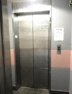 ATビルの外観