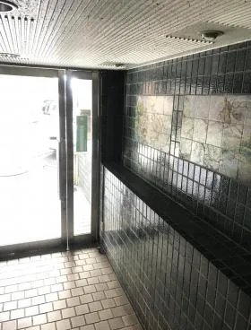 シンカイビルの外観
