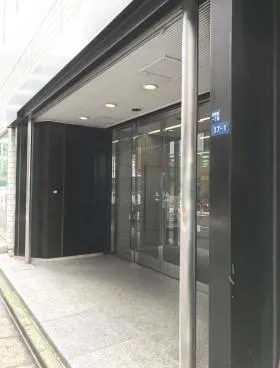 日本生命新宿西口ビルの外観