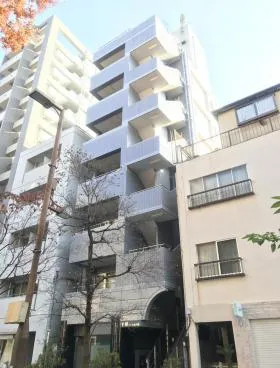 KMビルの外観