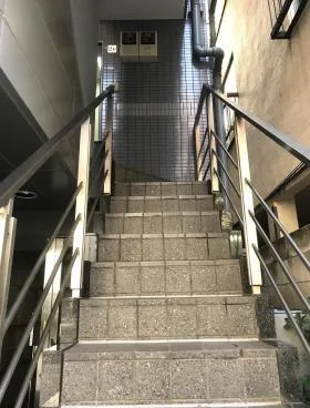 KMビルの外観
