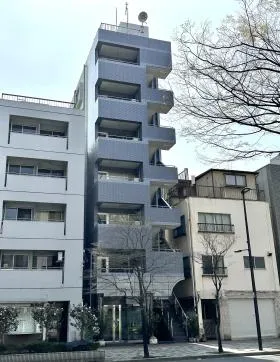 KMビルの外観