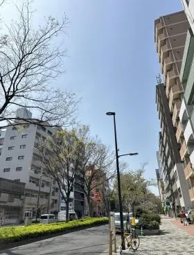 KMビルの外観