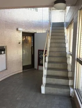 5225ビルの外観