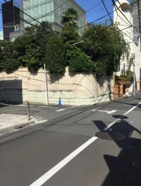 5225ビルの外観
