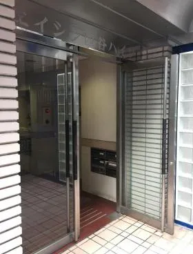 エイシンビルの外観