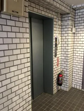 大月ビルの外観