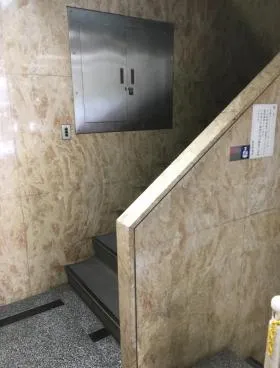 東池ビルの外観