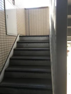 ヤハギビルの外観