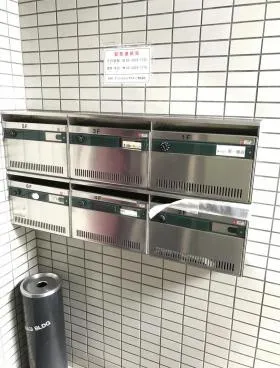 ヤハギビルの外観