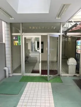 寿高ビルの外観