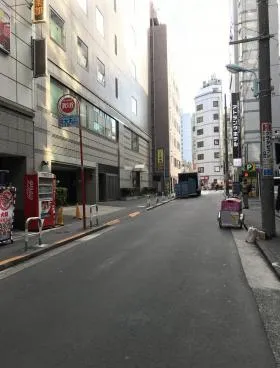 幸運館ビルの外観
