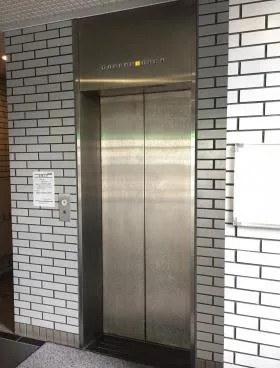 新宿スリーケービルの外観