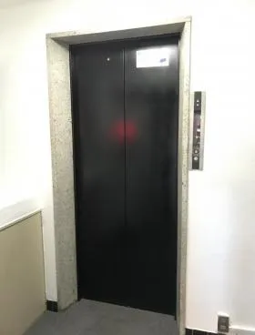 NSビルの外観