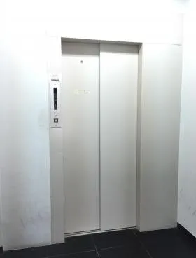 花門ビルの外観
