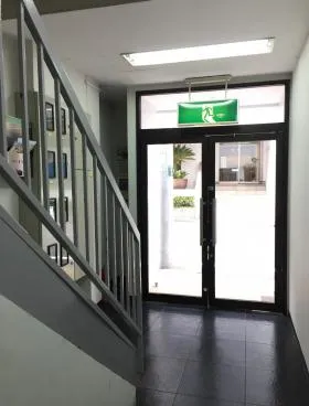 花門ビルの外観