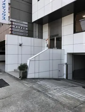 MASSビルの外観