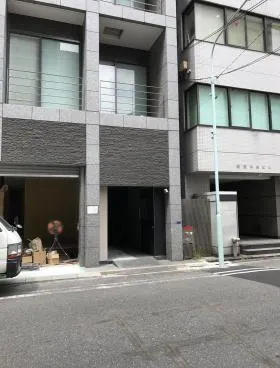 ヤマニビルの外観